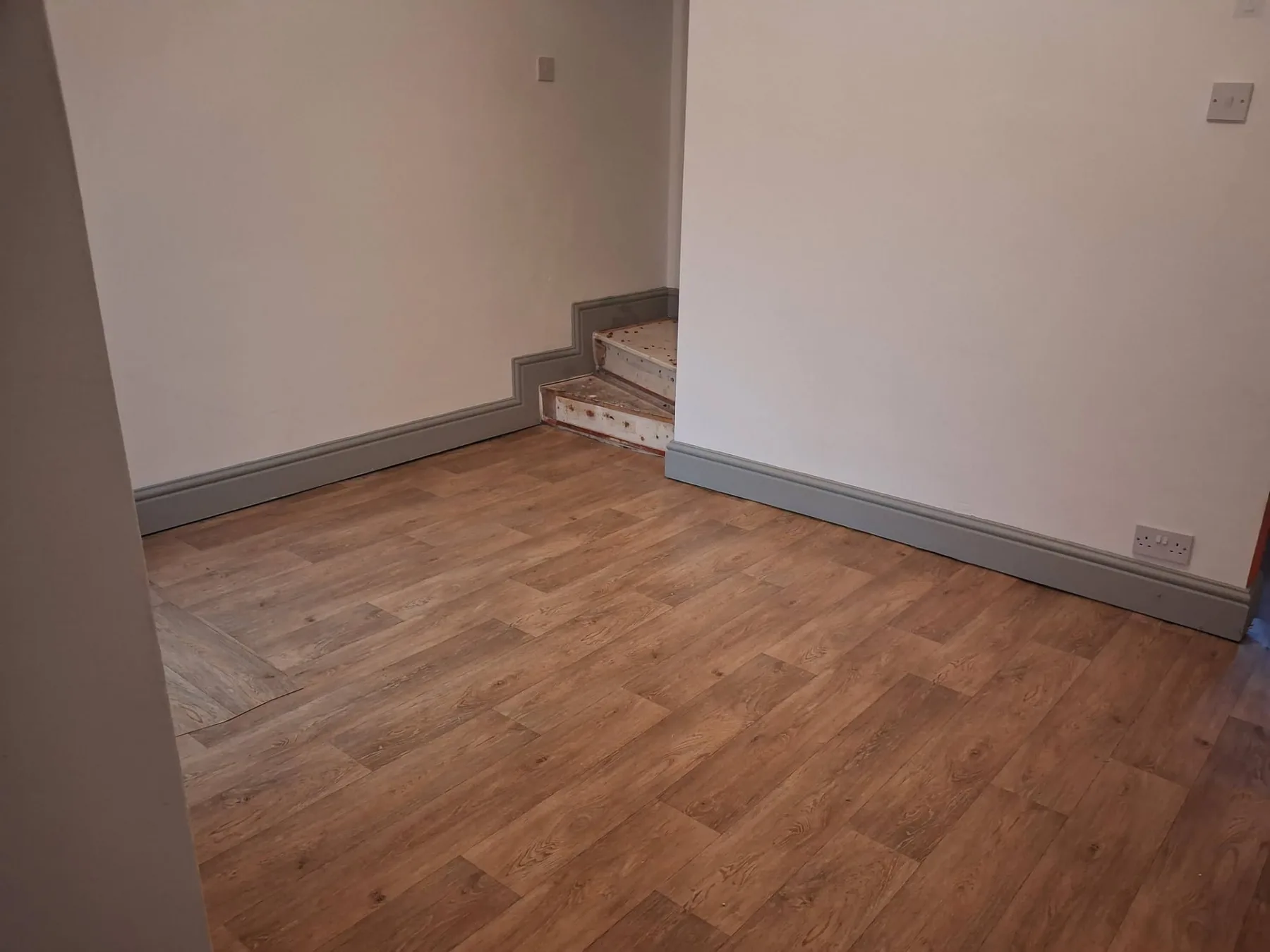 Wood-effect flooring